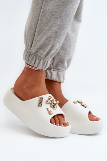 Damenhausschuhe Lengva Leichte Hausschuhe mit schönen Details in der weißen Farbe Orchia