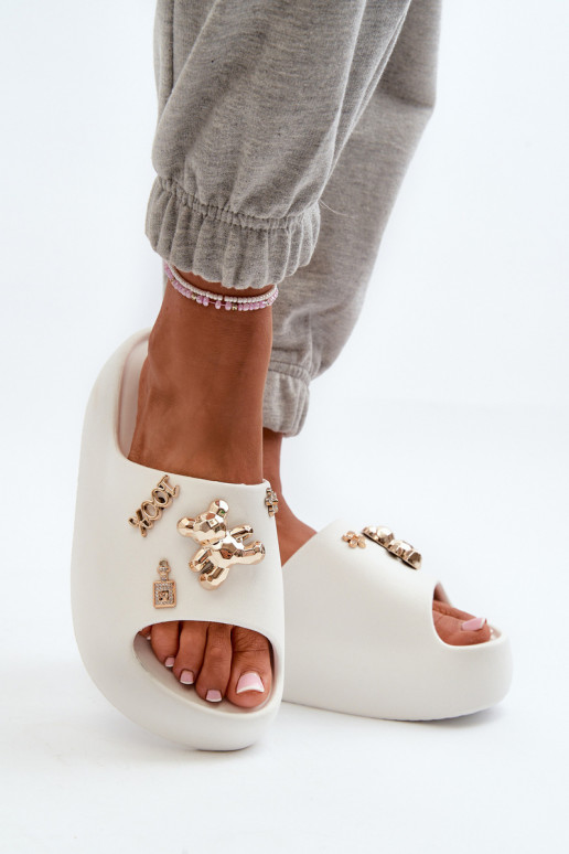 Damenhausschuhe Lengva Leichte Hausschuhe mit schönen Details in der weißen Farbe Orchia