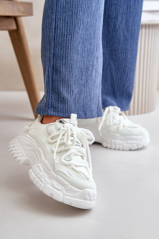 Sneakers Modell Schuhe Damen mit modischen massiven Sohlen in der weißen Farbe Nevela Sneakers Modell Schuhe Damen mit modischen massiven Sohlen in der weißen Farbe Nevela