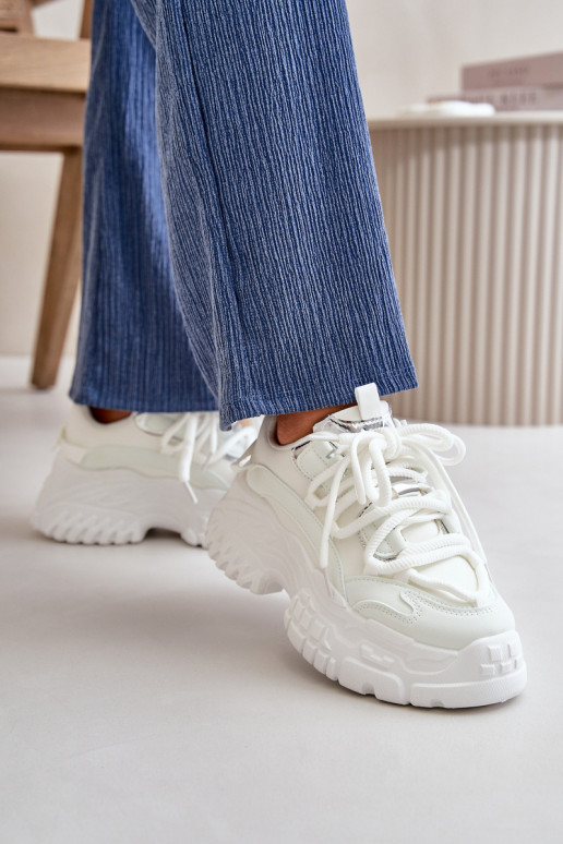 Sneakers Modell Schuhe Damen mit modischen massiven Sohlen in der weißen Farbe Nevela Sneakers Modell Schuhe Damen mit modischen massiven Sohlen in der weißen Farbe Nevela