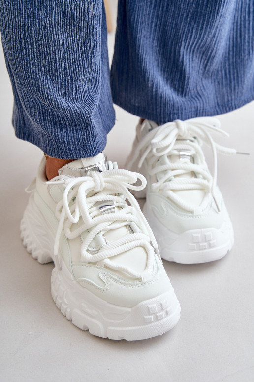 Sneakers Modell Schuhe Damen mit modischen massiven Sohlen in der weißen Farbe Nevela Sneakers Modell Schuhe Damen mit modischen massiven Sohlen in der weißen Farbe Nevela
