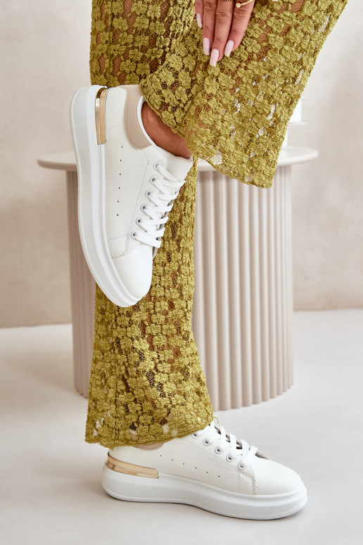 Niedrige Freizeitschuhe mit Plateau aus Öko-Leder in der Farbe Weiß-Sand Nevelena Niedrige Freizeitschuhe mit Plateau aus Öko-Leder in der Farbe Weiß-Sand Nevelena