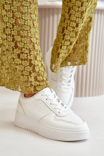 Sneakers Modell Schuhe Damen mit Plateau mit dekorativen Schnürsenkeln in der weißen Farbe Mistra 2