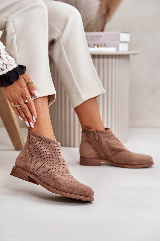 Damenstiefel mit breitem Absatz und durchbrochenen Elementen in brauner Farbe S.Barski HY42-076 Damenstiefel mit breitem Absatz und durchbrochenen Elementen in brauner Farbe S.Barski HY42-076