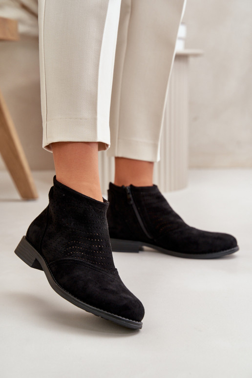 Damenstiefel mit breitem Absatz und durchbrochenen Elementen in schwarzer Farbe S.Barski HY42-076 Damenstiefel mit breitem Absatz und durchbrochenen Elementen in schwarzer Farbe S.Barski HY42-076