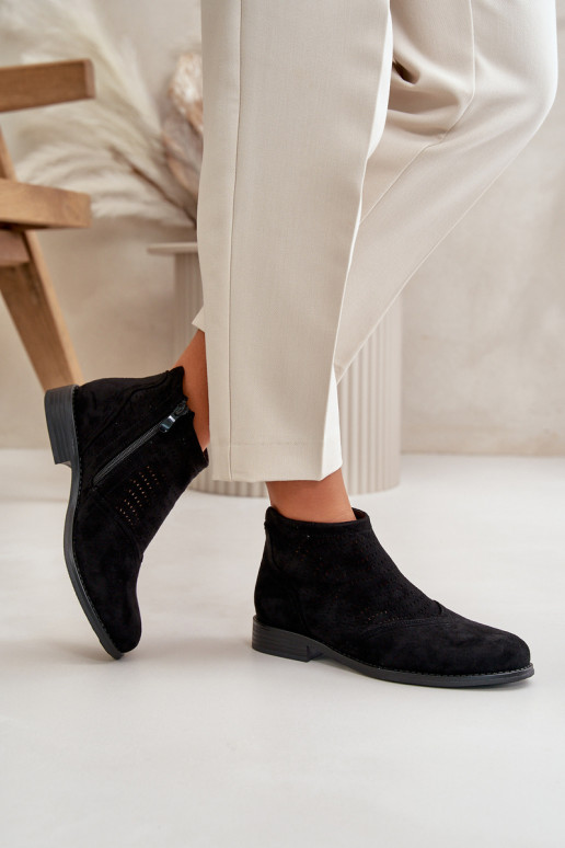 Damenstiefel mit breitem Absatz und durchbrochenen Elementen in schwarzer Farbe S.Barski HY42-076 Damenstiefel mit breitem Absatz und durchbrochenen Elementen in schwarzer Farbe S.Barski HY42-076