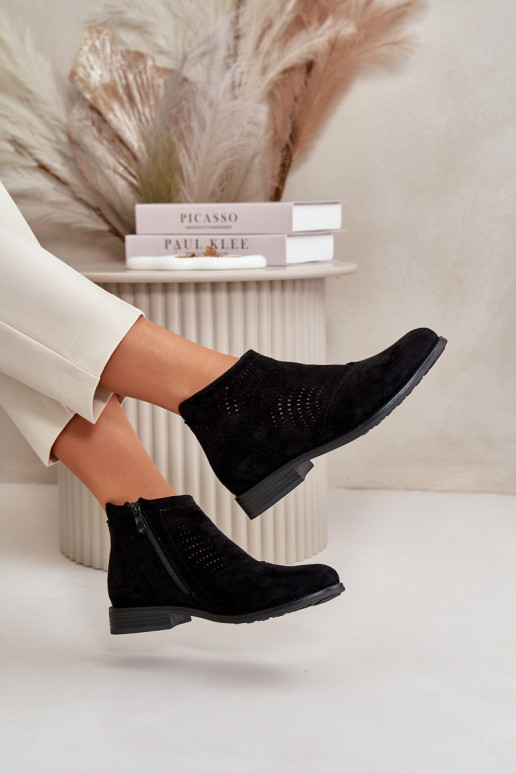 Damenstiefel mit breitem Absatz und durchbrochenen Elementen in schwarzer Farbe S.Barski HY42-076 Damenstiefel mit breitem Absatz und durchbrochenen Elementen in schwarzer Farbe S.Barski HY42-076