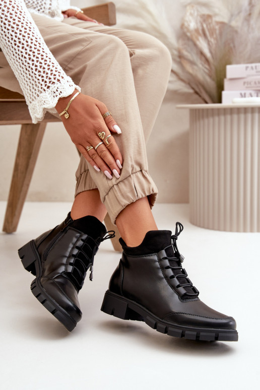 Damenschuhe mit niedrigem Absatz aus Öko-Leder in der Farbe Schwarz von Erisabelle Damenschuhe mit niedrigem Absatz aus Öko-Leder in der Farbe Schwarz von Erisabelle