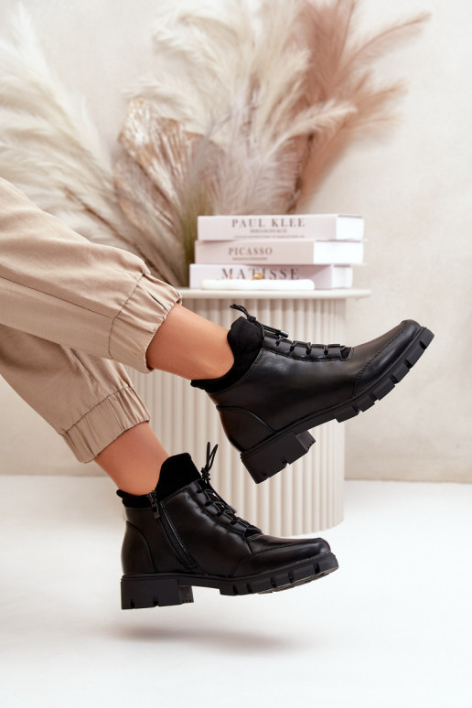 Damenschuhe mit niedrigem Absatz aus Öko-Leder in der Farbe Schwarz von Erisabelle Damenschuhe mit niedrigem Absatz aus Öko-Leder in der Farbe Schwarz von Erisabelle