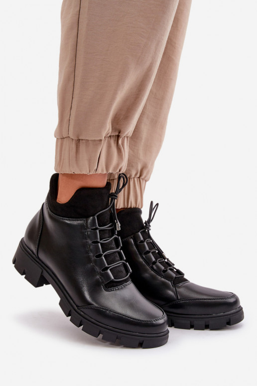 Damenschuhe mit niedrigem Absatz aus Öko-Leder in der Farbe Schwarz von Erisabelle Damenschuhe mit niedrigem Absatz aus Öko-Leder in der Farbe Schwarz von Erisabelle