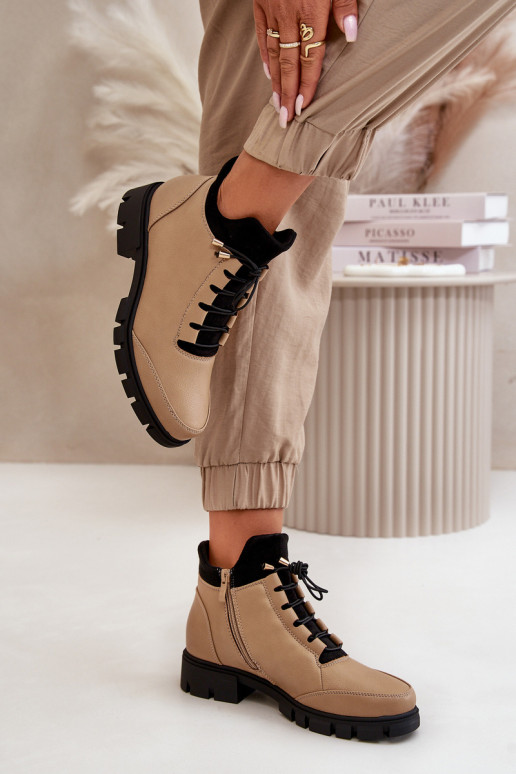 Damenschuhe mit niedrigem Absatz aus beigem Öko-Leder von Erisabelle Damenschuhe mit niedrigem Absatz aus beigem Öko-Leder von Erisabelle