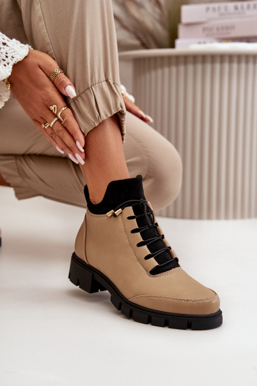 Damenschuhe mit niedrigem Absatz aus beigem Öko-Leder von Erisabelle Damenschuhe mit niedrigem Absatz aus beigem Öko-Leder von Erisabelle