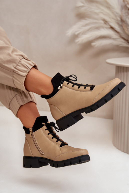 Damenschuhe mit niedrigem Absatz aus beigem Öko-Leder von Erisabelle Damenschuhe mit niedrigem Absatz aus beigem Öko-Leder von Erisabelle