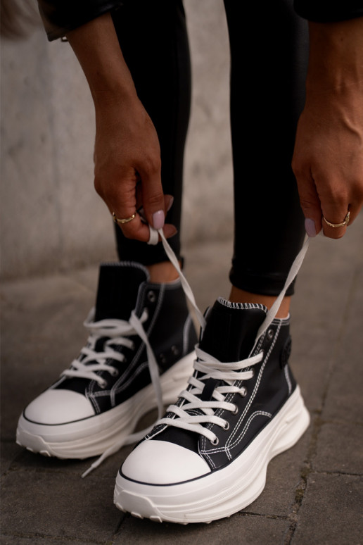 Freizeitschuhe mit einer Plattform Eko Haut Big Star OO274063 schZuarze Farbe