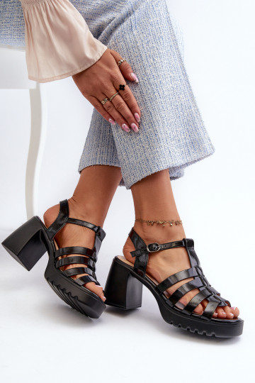 mit Lackeffekt Damen-Sandalen mit hohen Absätzen in der Farbe Schwarz von Aninifer 2