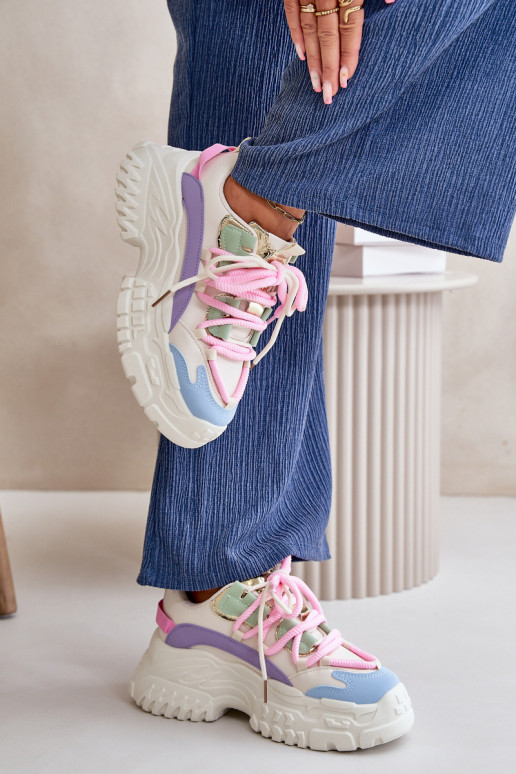 Sneakers modelio batai su masyviais... Sneakers modelio batai su masyviais...