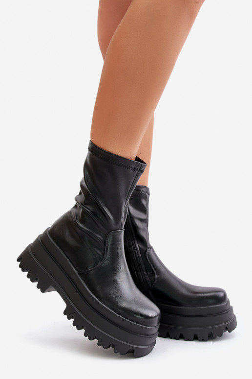 Stiefel mit einer Plattform schZuarze Farbe Florinara Stiefel mit einer Plattform schZuarze Farbe Florinara
