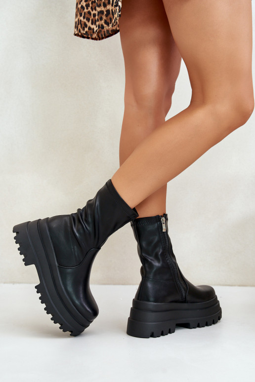 Stiefel mit einer Plattform schZuarze Farbe Florinara Stiefel mit einer Plattform schZuarze Farbe Florinara