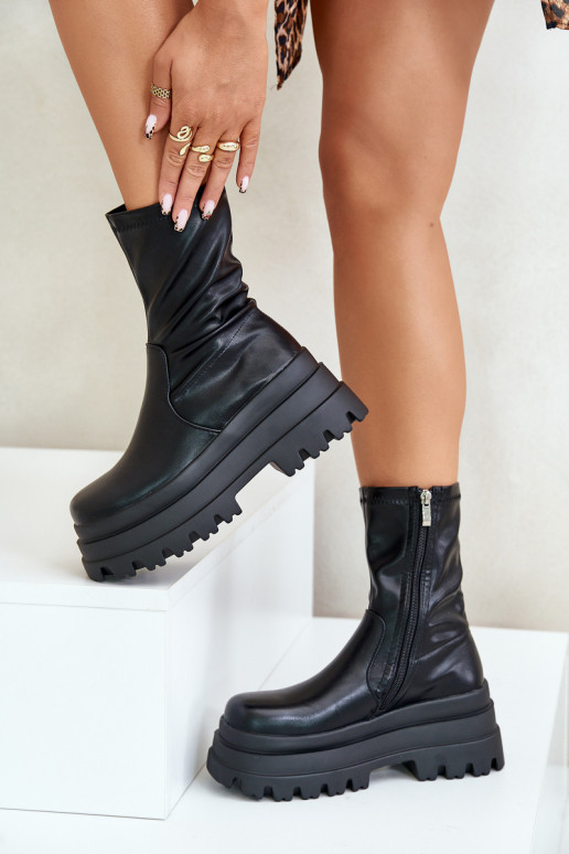 Stiefel mit einer Plattform schZuarze Farbe Florinara Stiefel mit einer Plattform schZuarze Farbe Florinara