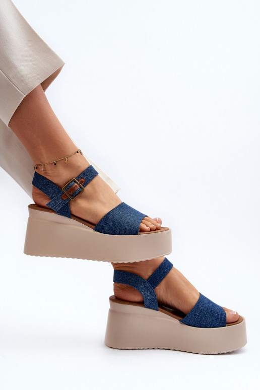 Jeans-Plateausandalen in blauer Farbe... Jeans-Plateausandalen in blauer Farbe...