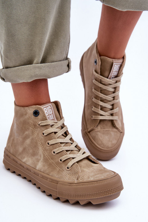 Freizeitschuhe Big Star isoliert beige Freizeitschuhe Big Star isoliert beige