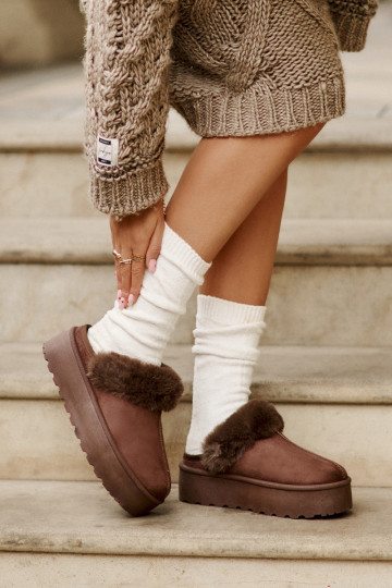 Hausschuhe Feminin mit einer Plattform mit Pelzmantel braune Farbe Linaris