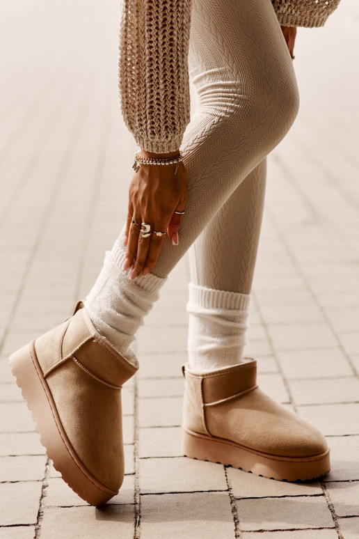 Schneestiefel für Damen mit Plateau zum Wärmen und Fell innen in der Farbe Beige von Xamella Schneestiefel für Damen mit Plateau zum Wärmen und Fell innen in der Farbe Beige von Xamella