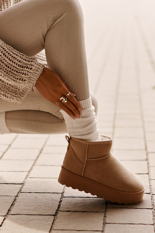 Schneestiefel für Damen mit Plateau zum Wärmen und Fell innen in der Farbe Beige von Xamella Schneestiefel für Damen mit Plateau zum Wärmen und Fell innen in der Farbe Beige von Xamella