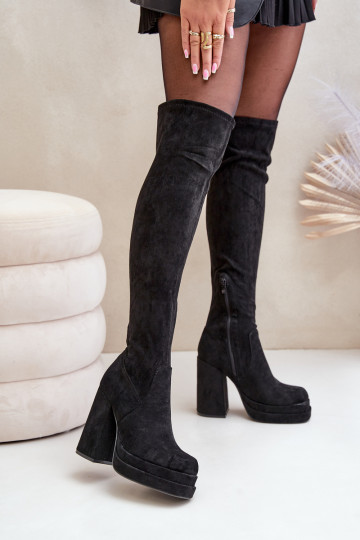 Knöchelhohe Stiefel mit...
