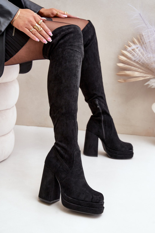 Knöchelhohe Stiefel mit Absatz und Plattform in Schwarz Nadelian