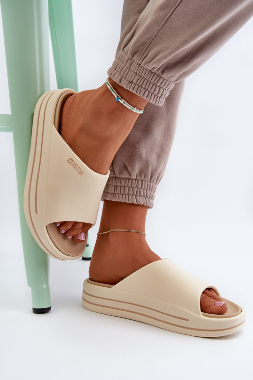 Damenhausschuhe mit einer Plattform Big Star NN274A034 Beige