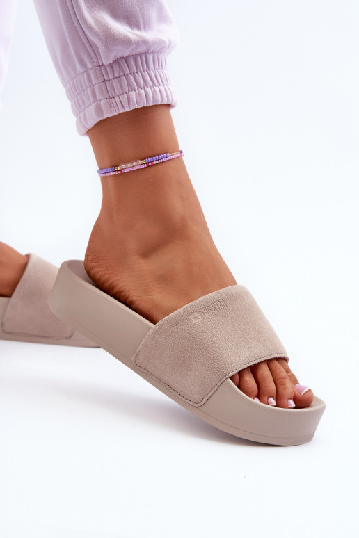 Feminin Hausschuhe mit einer Plattform aus INildleder Big Star NN274A671 Beige