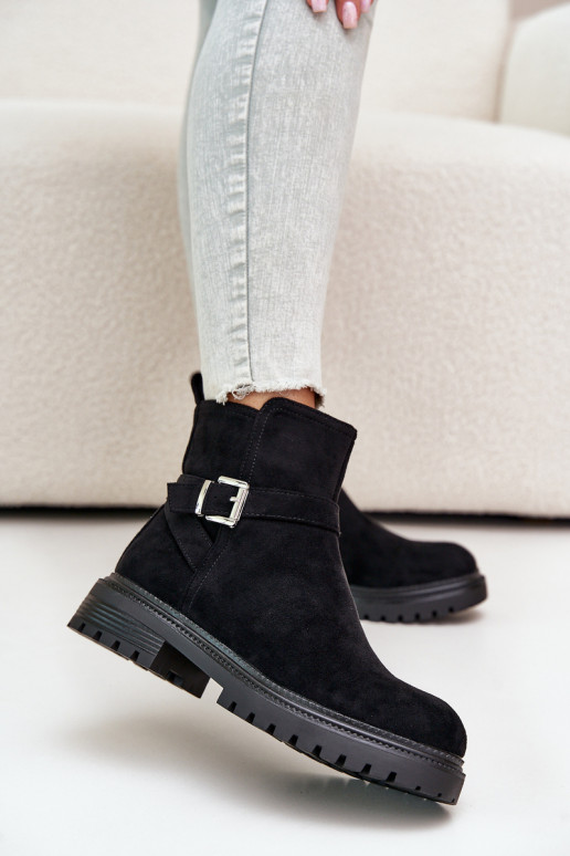 Warm gefütterte Stiefeletten aus... Warm gefütterte Stiefeletten aus...