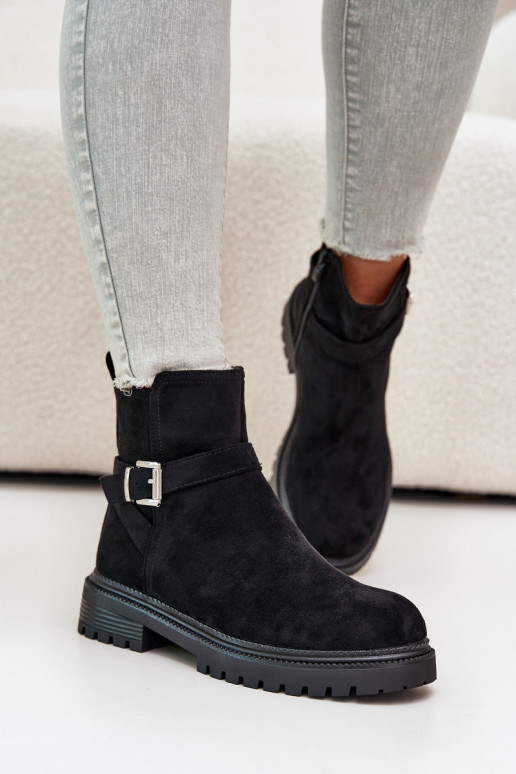 Warm gefütterte Stiefeletten aus... Warm gefütterte Stiefeletten aus...