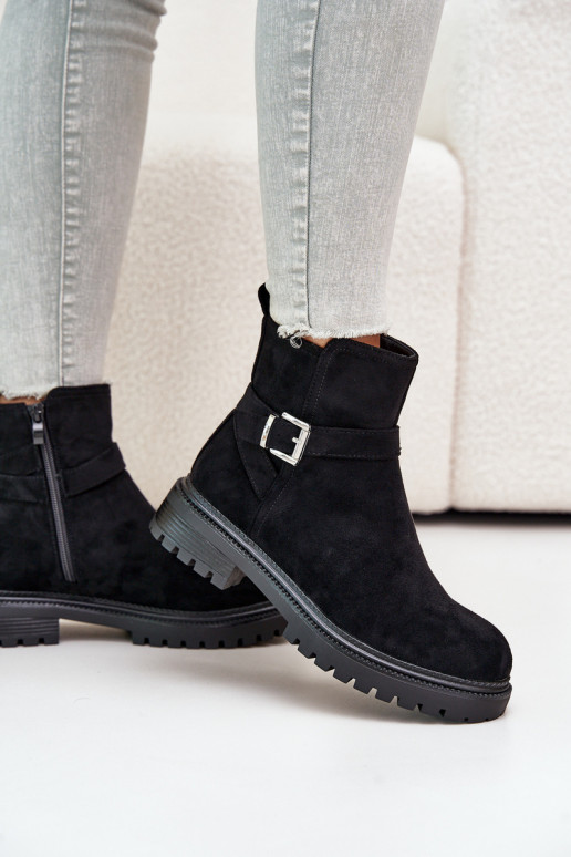 Warm gefütterte Stiefeletten aus... Warm gefütterte Stiefeletten aus...
