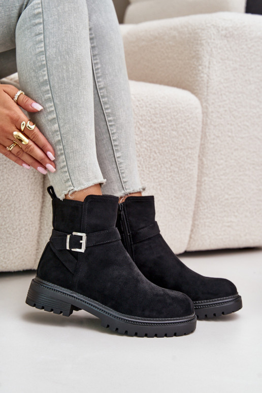 Warm gefütterte Stiefeletten aus... Warm gefütterte Stiefeletten aus...