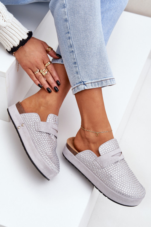 Damenhausschuhe Dekoriert Cyrkoniami mit einer Plattform graue Farbe Deorani