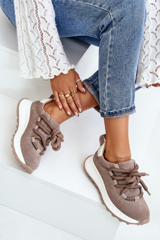 Wildleder Sneakers in Sandfarbe Wildleder Sneakers in Sandfarbe