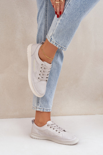 Natürliche Leder-Sneaker in grauer Farbe