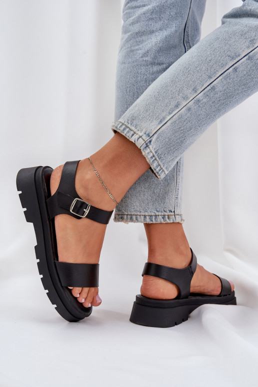 Damensandalen mit einer Plattform schZuarze Farbe Evaretha Damensandalen mit einer Plattform schZuarze Farbe Evaretha