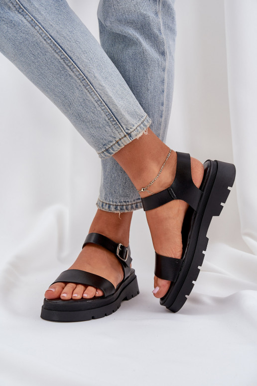 Damensandalen mit einer Plattform schZuarze Farbe Evaretha Damensandalen mit einer Plattform schZuarze Farbe Evaretha
