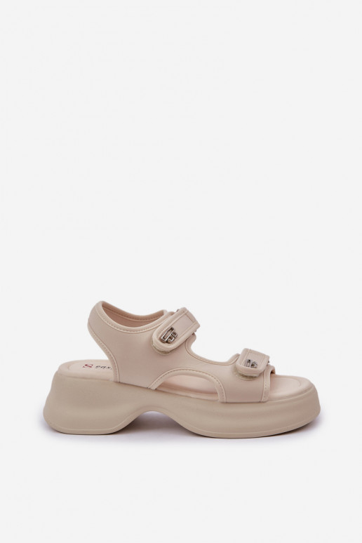 Leichte Sandalen mit einer Plattform elfenbeinfarbe Deniffia  Leichte Sandalen mit einer Plattform elfenbeinfarbe Deniffia