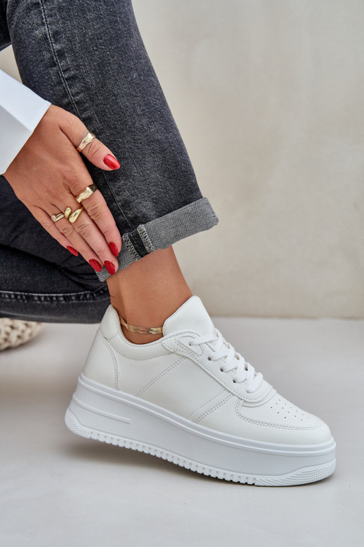 Klassische Sneaker aus Öko-Leder mit einer Plattform Zueiße Farbe Dorreia