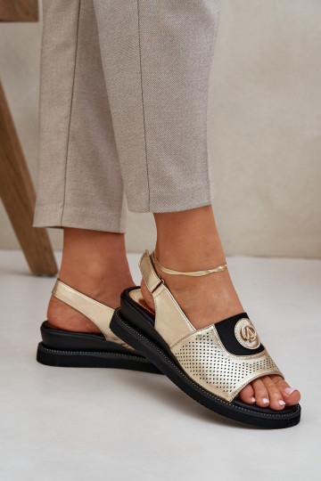 Damensandalen mit einer Plattform goldene Farbe Isnnoria 2