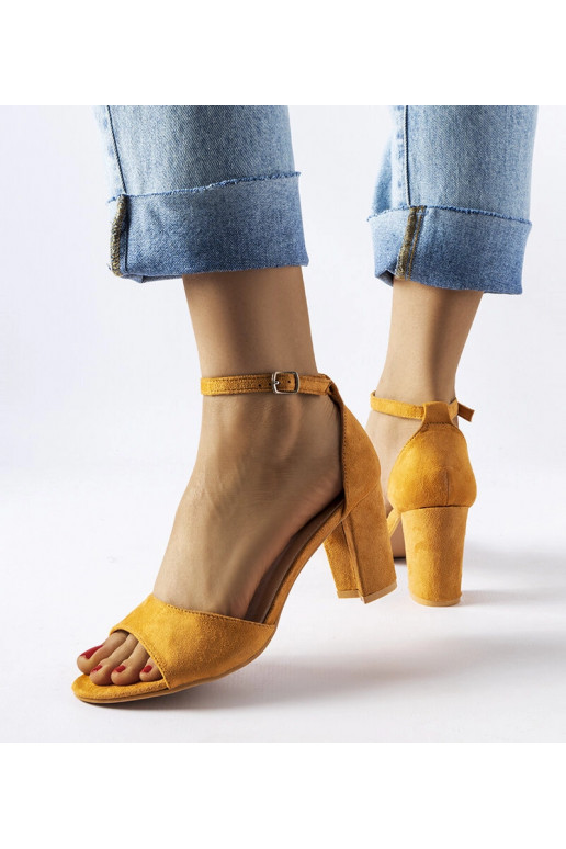 Braune Sandalen mit Absatz „Polet“