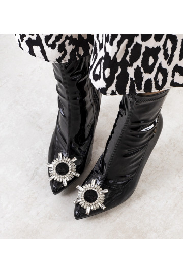 Schwarze Lackstiefeletten... 2