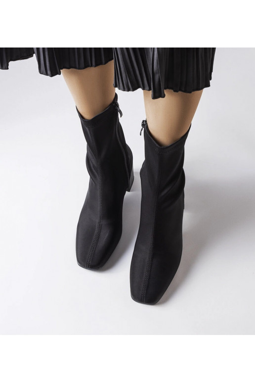 Schwarze Satin-Stiefeletten mit...