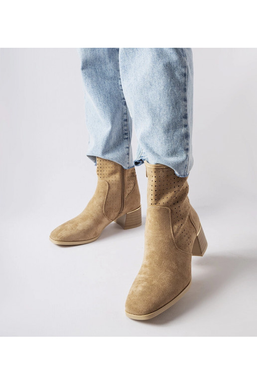 Beige Stiefeletten mit perforiertem...