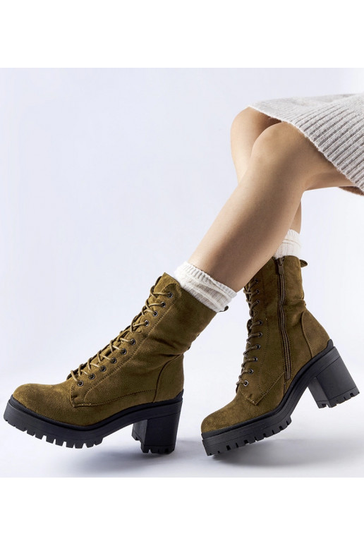 Grüne isolierte Stiefeletten mit...