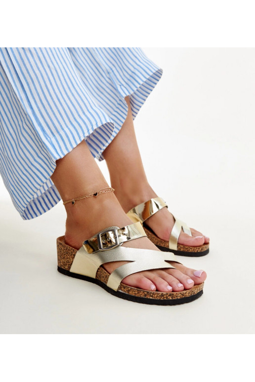 Donata – Goldmetallic-Keilsandalen